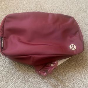Lulu belt bag- maroon